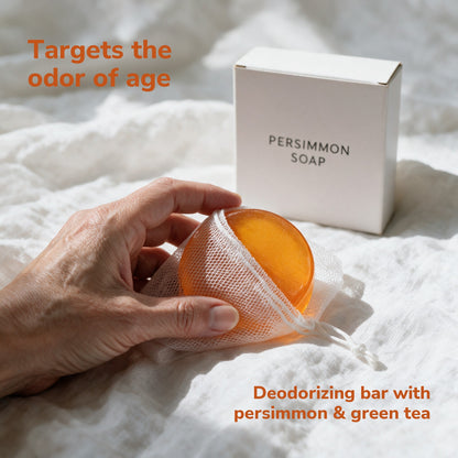 Targets the odor of age: deodorizing bar with persimmon and green tea, with its lather bag and box
